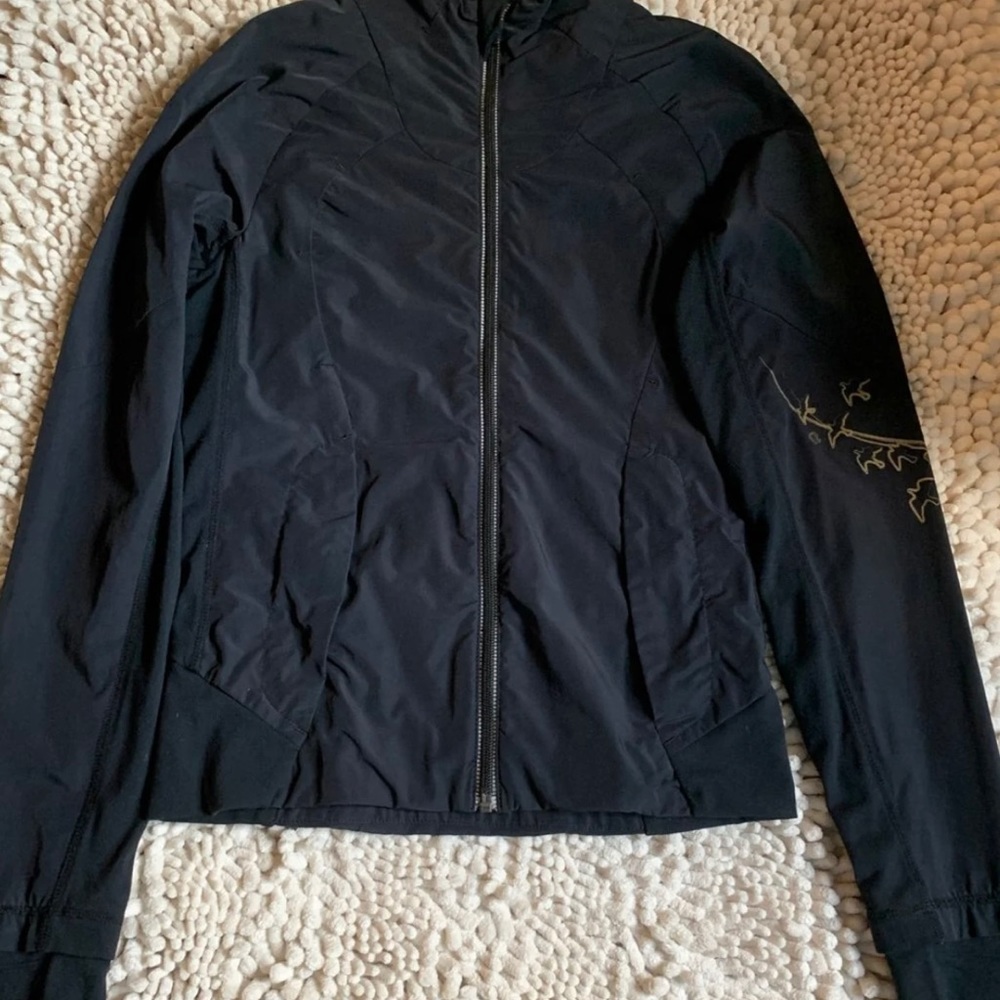 EUC Lululemon Jacket with bird motif